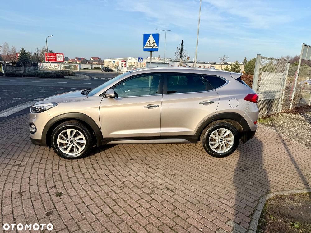Hyundai Tucson 1.7 CRDI BlueDrive TourdePologne 2WD - 29