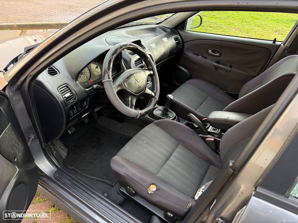 Mitsubishi Carisma HB 1.9 Di-D MP Classic JLL - 8