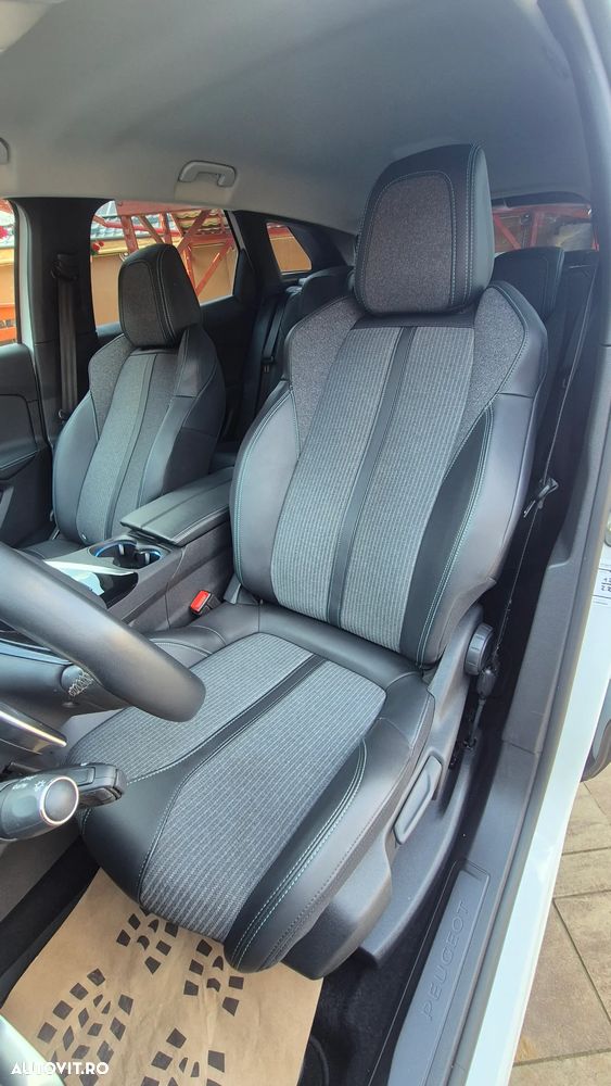 Peugeot 3008 PHEV EAT8 Allure - 11