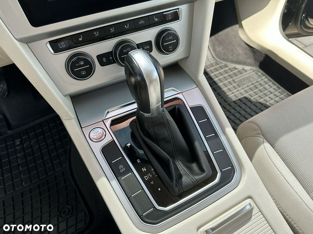 Volkswagen Passat Variant 2.0 TDI BMT Comfortline DSG - 31