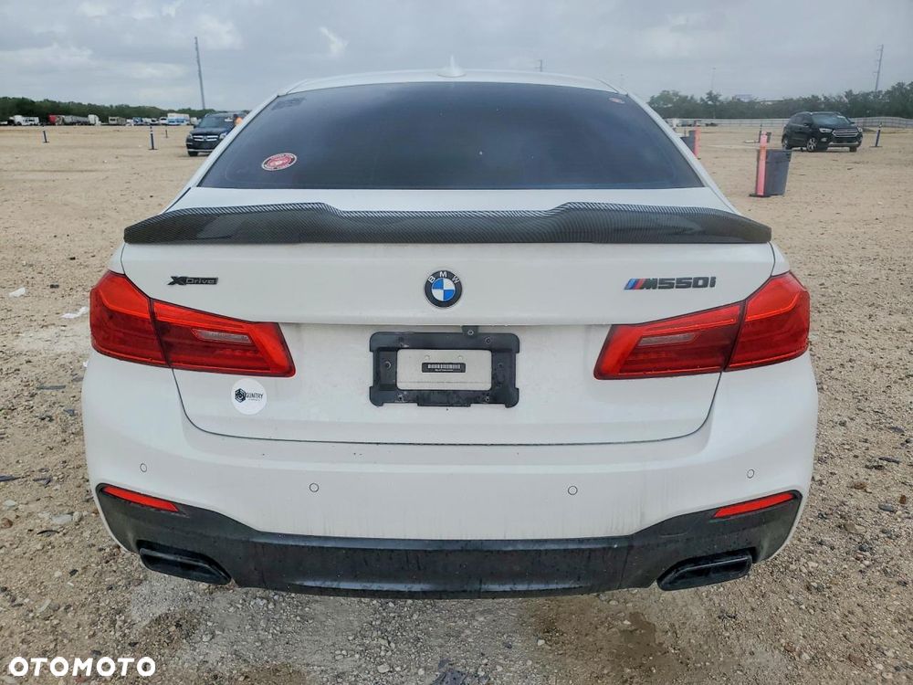 BMW Seria 5 M550i xDrive sport - 6