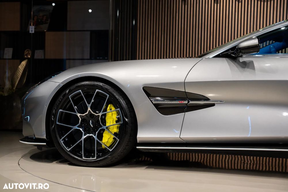 Aston Martin Vanquish - 19