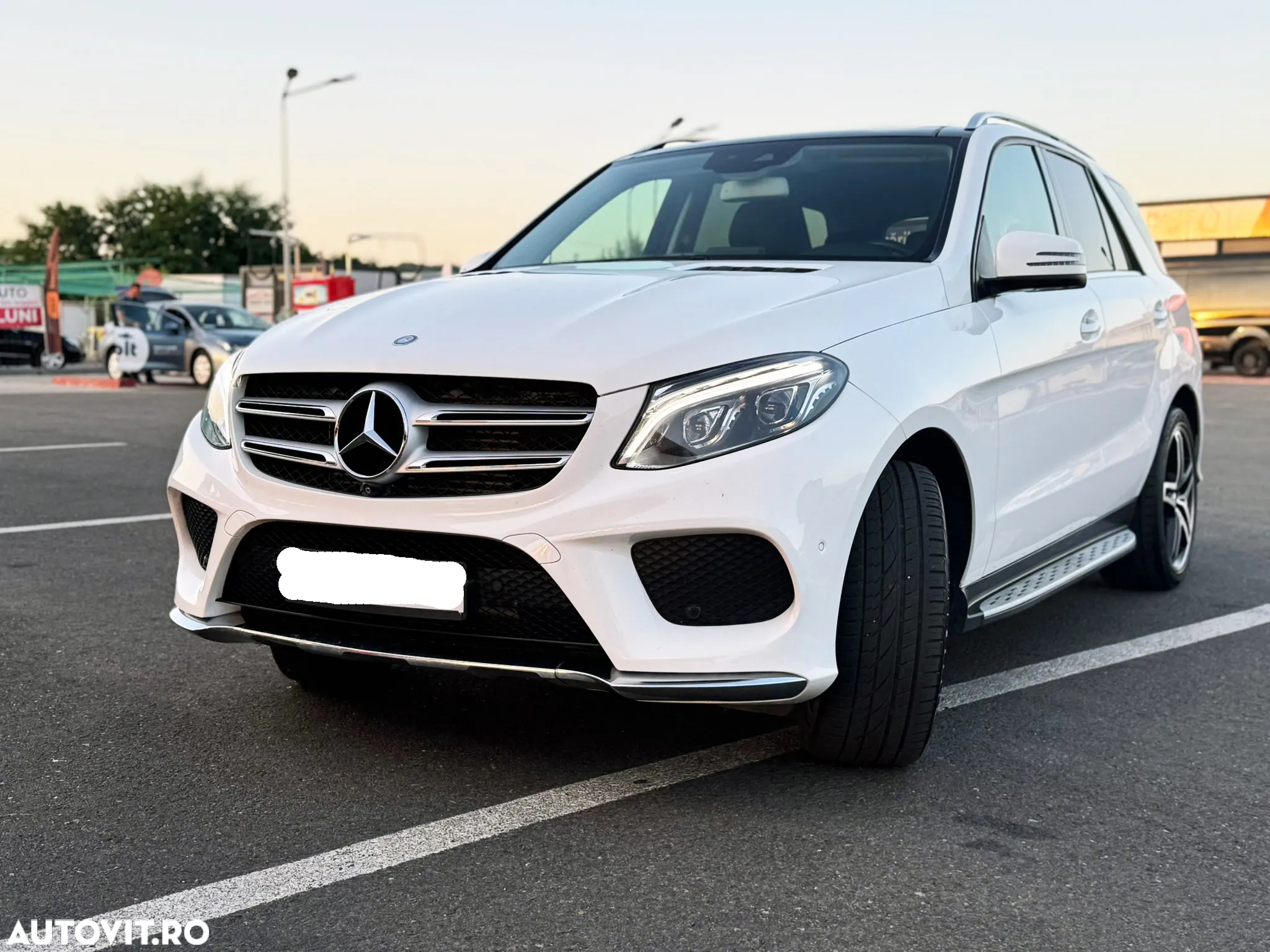 Mercedes-Benz GLE 350 d 4Matic 9G-TRONIC AMG Line - 2