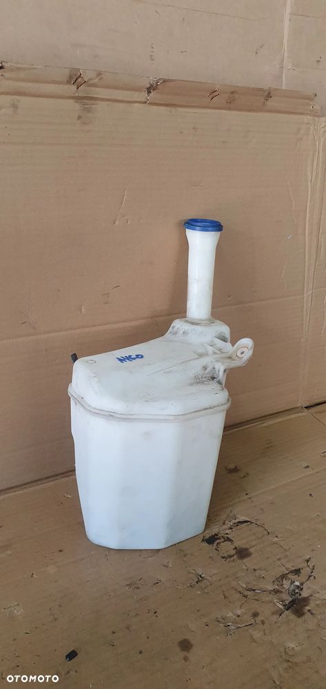 Zbiorniczek spryskiwaczy pompki Toyota Aygo - 3