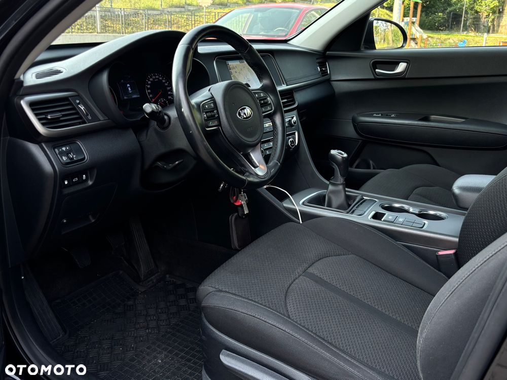 Kia Optima 2.0 L - 12