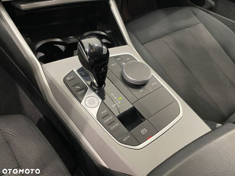 BMW Seria 3 318i - 20