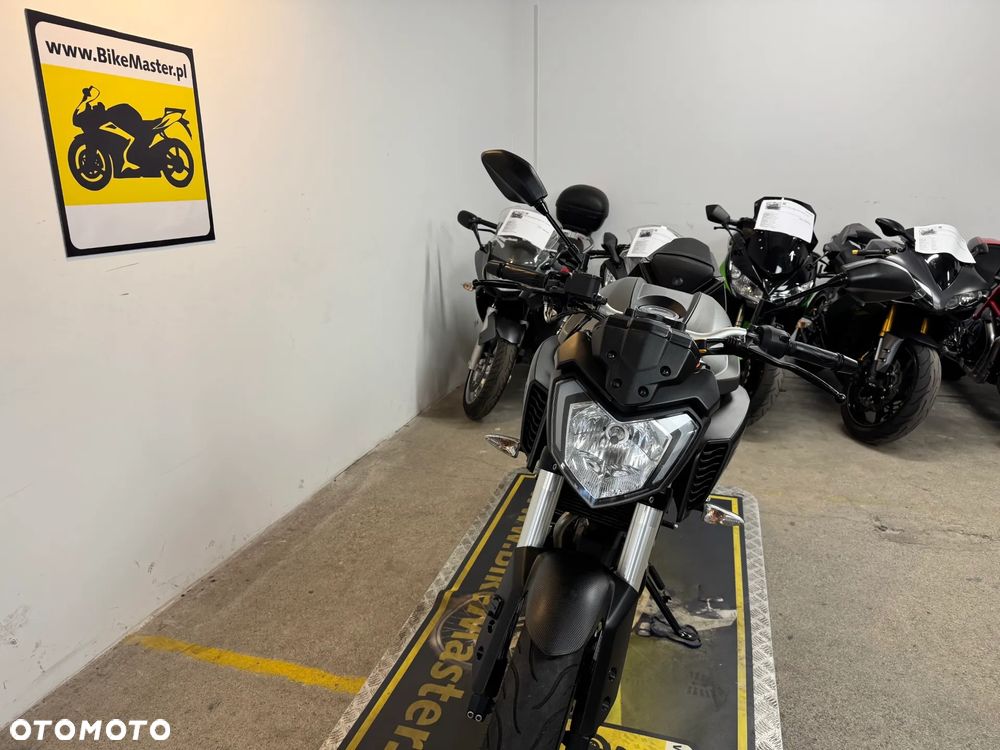 Yamaha MT - 33