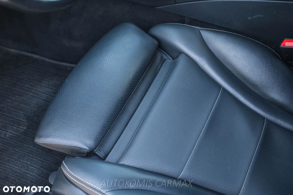 Mercedes-Benz Klasa C 300 7G-TRONIC - 18