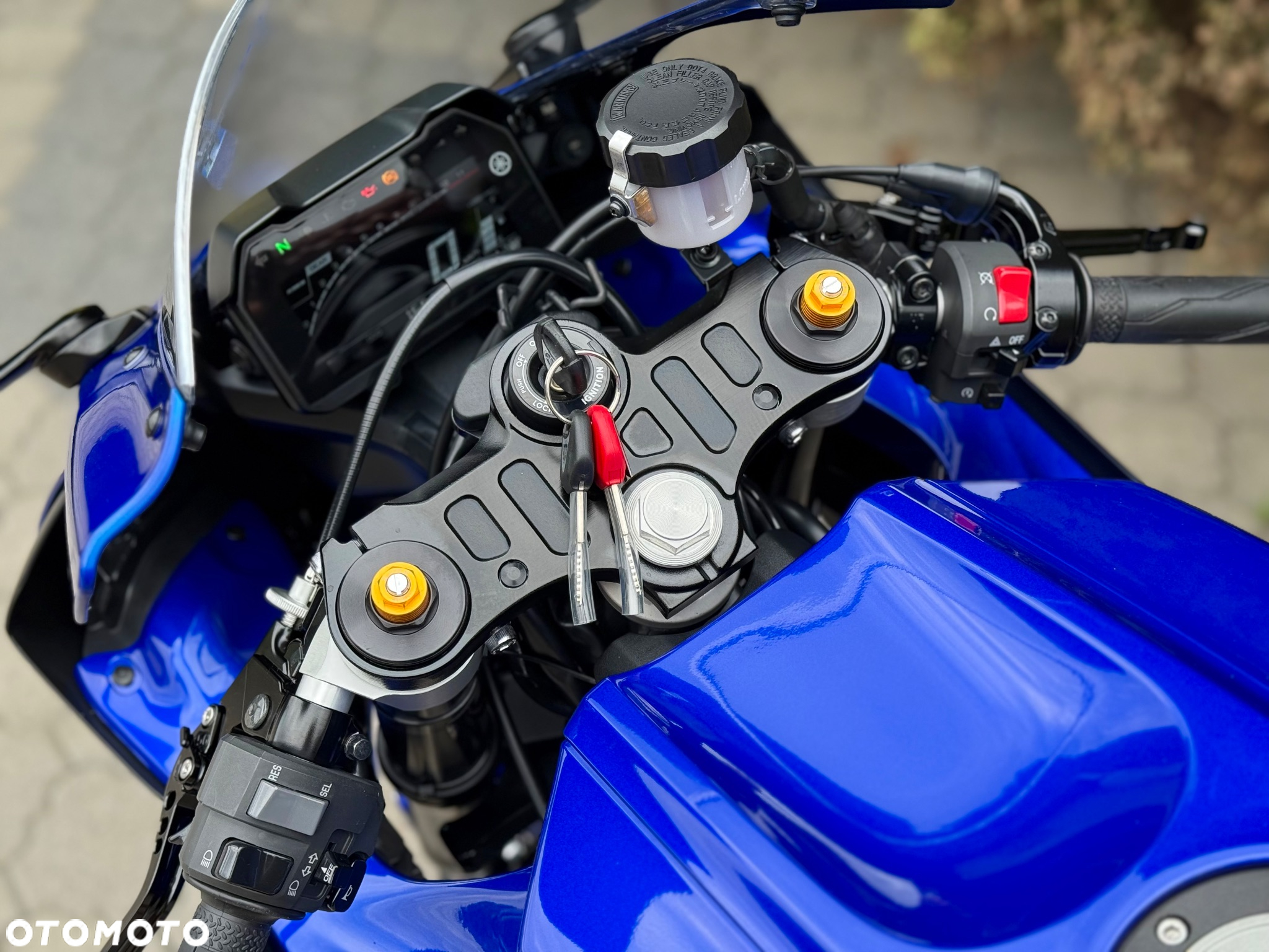 Yamaha R7 - 32