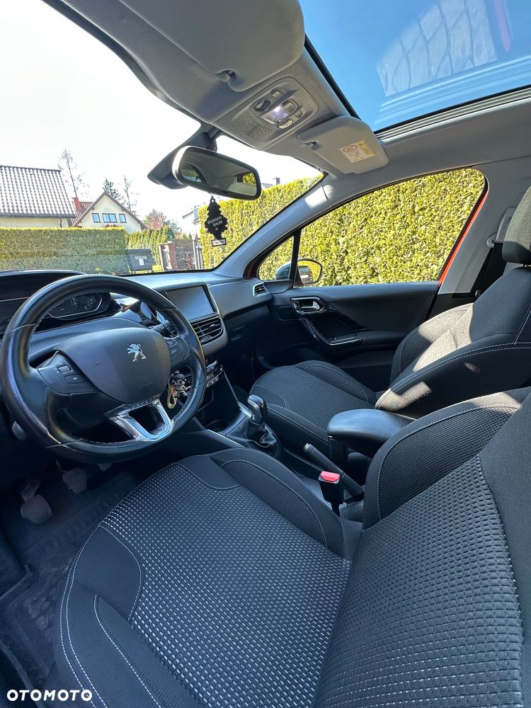 Peugeot 208 1.2 PureTech Allure - 18