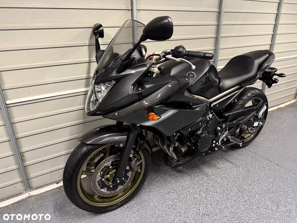 Yamaha XJ - 9