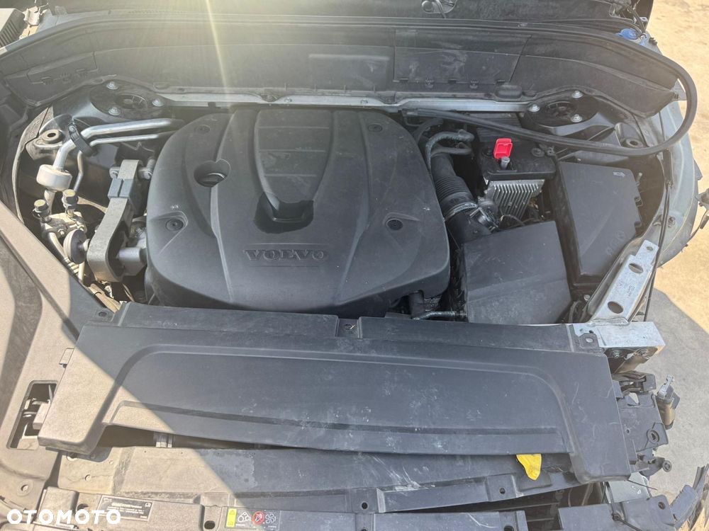 Volvo XC 90 D5 SCR AWD R-Design 7os - 13