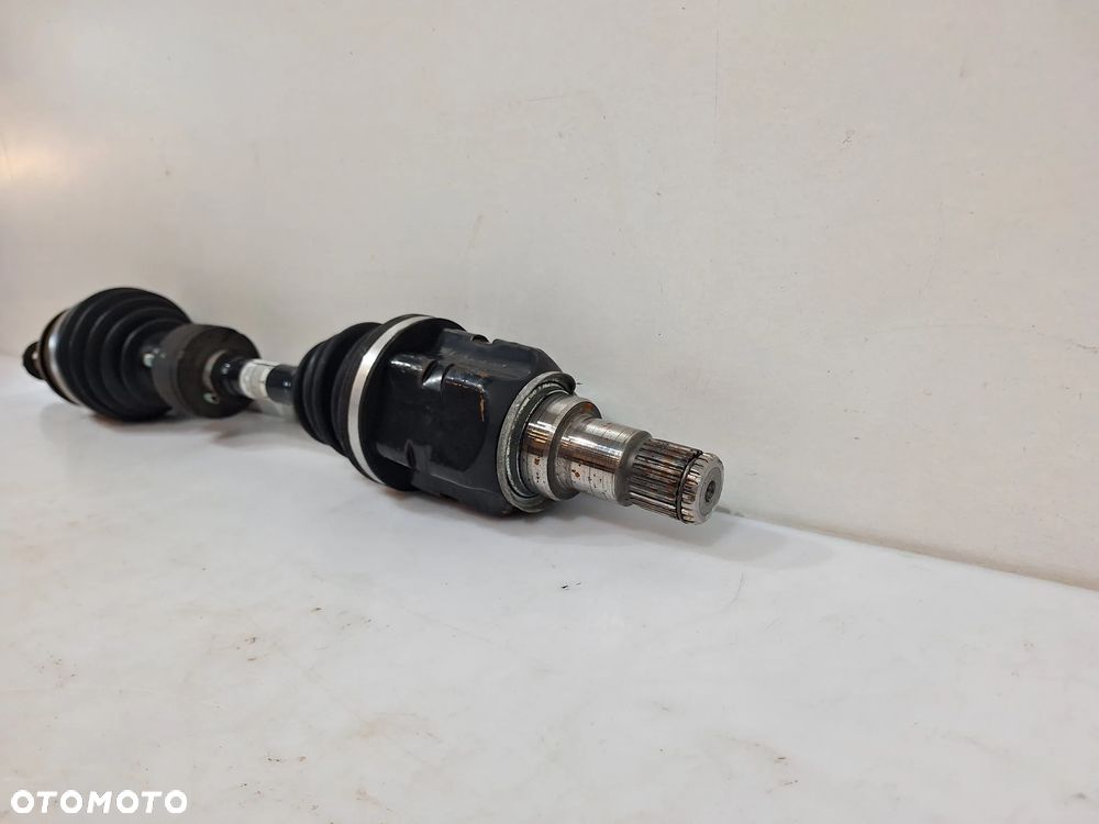 TOYOTA VERSO LIFT 1.6 D4D PÓŁOŚ LEWA PRZÓD 43420-0F090 - 2