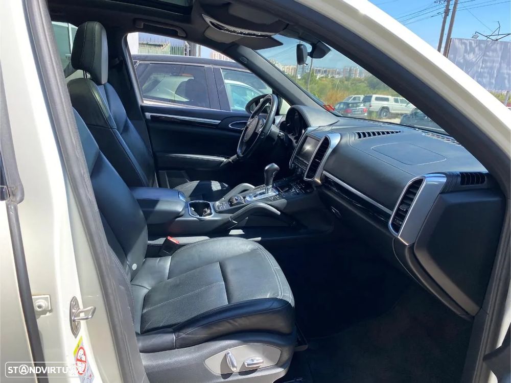 Porsche Cayenne S Hybrid - 27