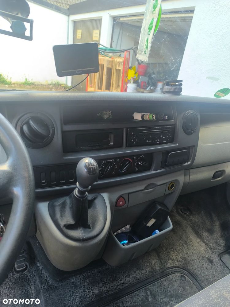 Nissan Interstar - 8