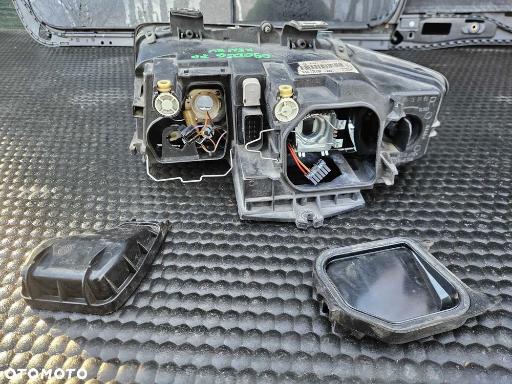 Reflektor Lampa Xenon D1S Przód Przednia PRAWA Valeo Europa Audi A4 B6 - 13