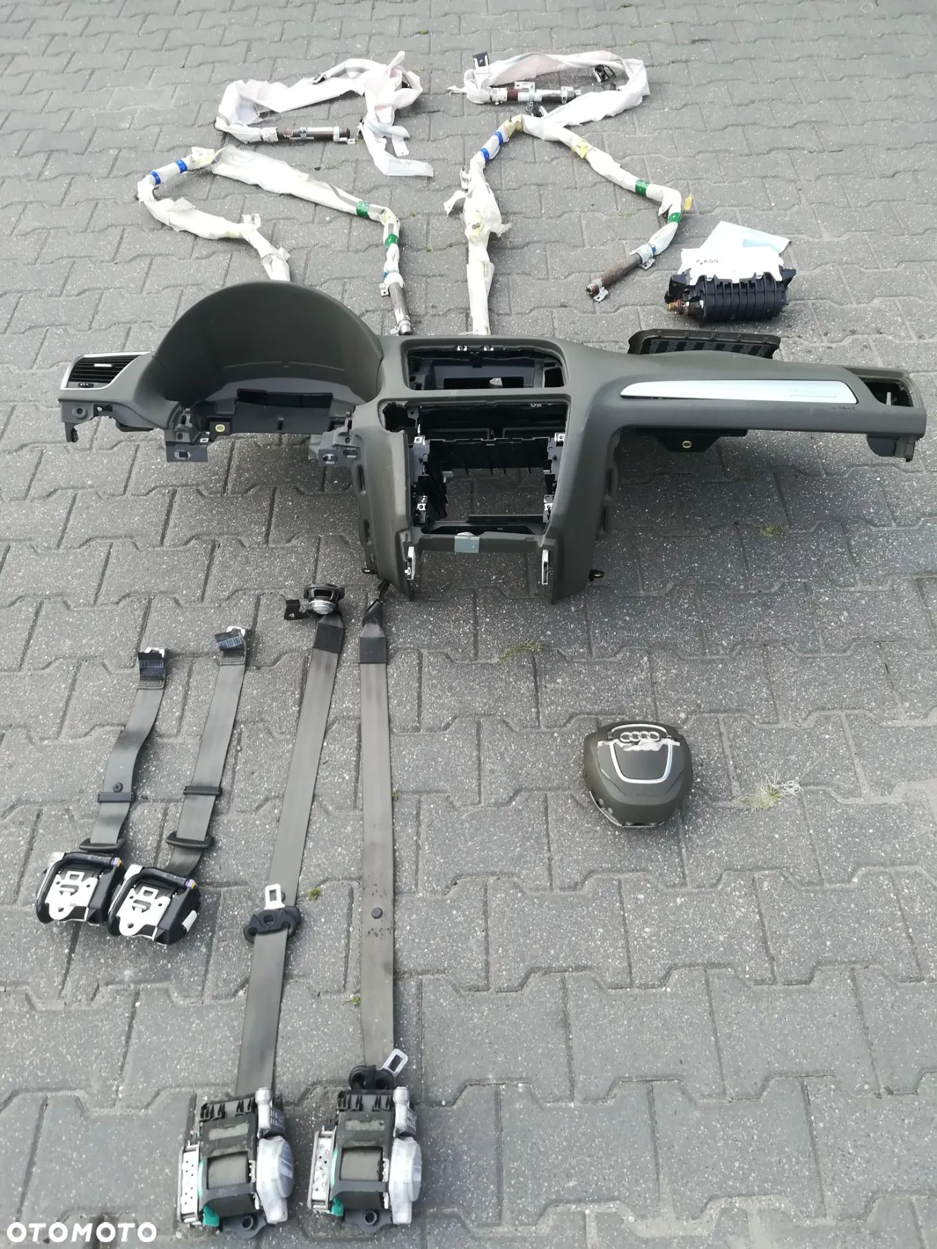 DESKA ROZDZIELCZA, PODUSZKA KIEROWCY, PODUSZKA PASAŻERA PO WYSTRZALE AUDI Q5 8R - 1