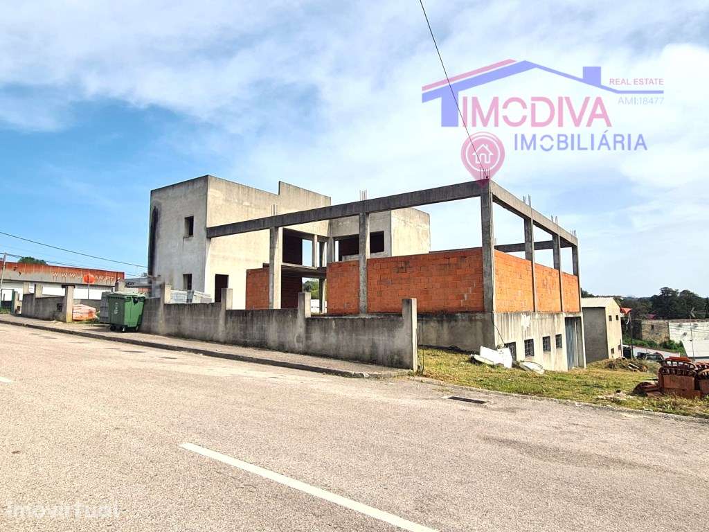 Armazém na zona industrial de Pedrogão Grande - Grande imagem: 3/22