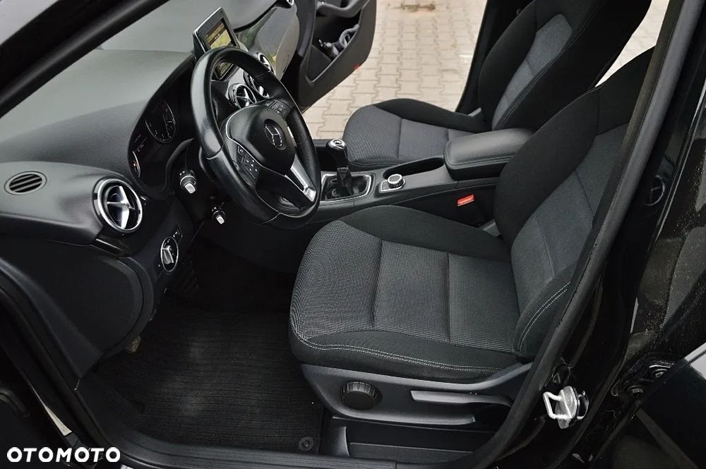 Mercedes-Benz Klasa B 180 BlueEFFICIENCY Edition - 17
