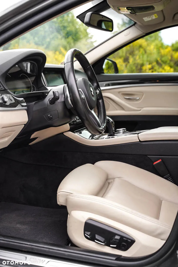 BMW Seria 5 535d xDrive - 23