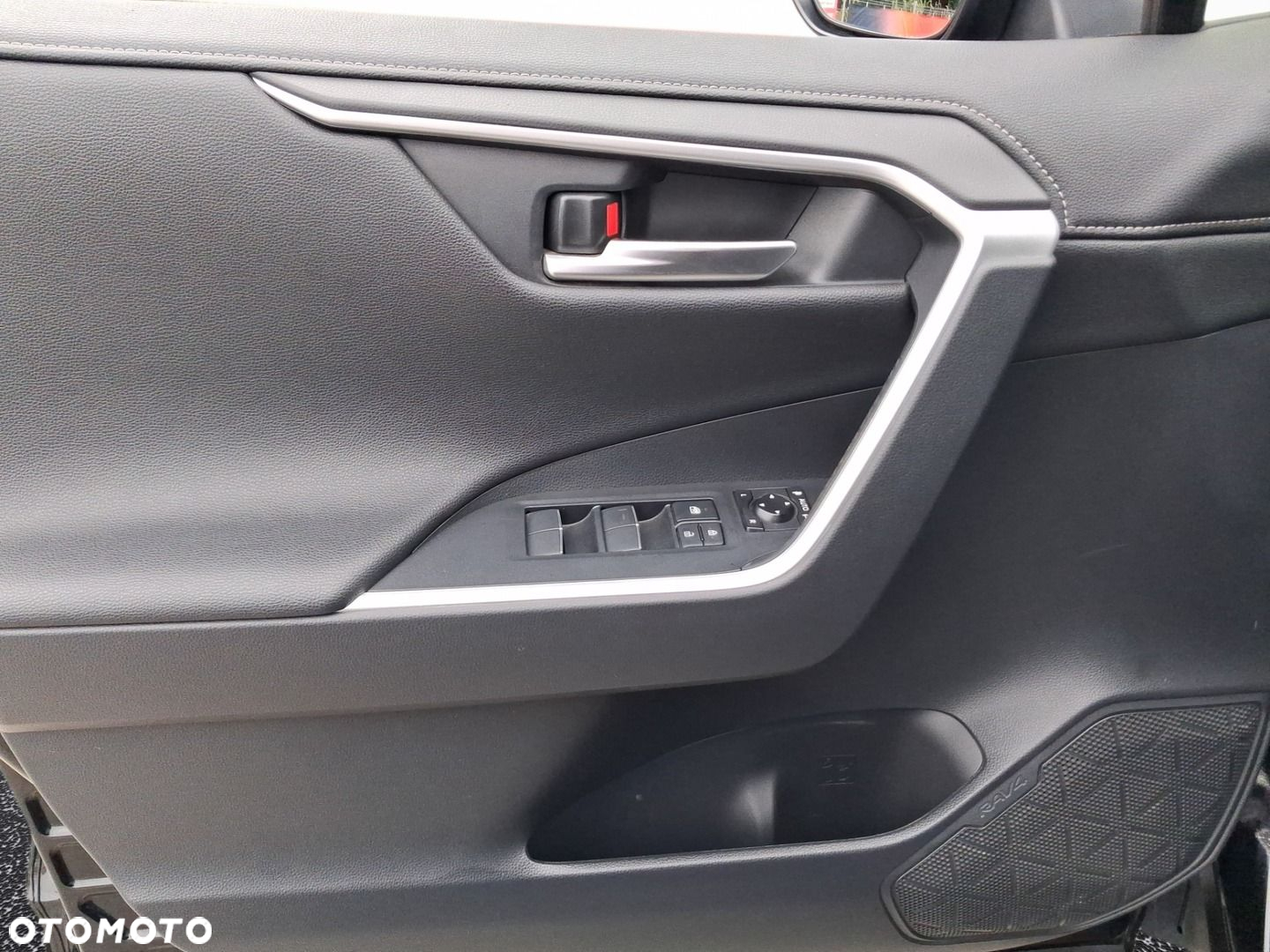 Toyota RAV4 2.5 Hybrid Black Edition by JBL 4x4 - 11