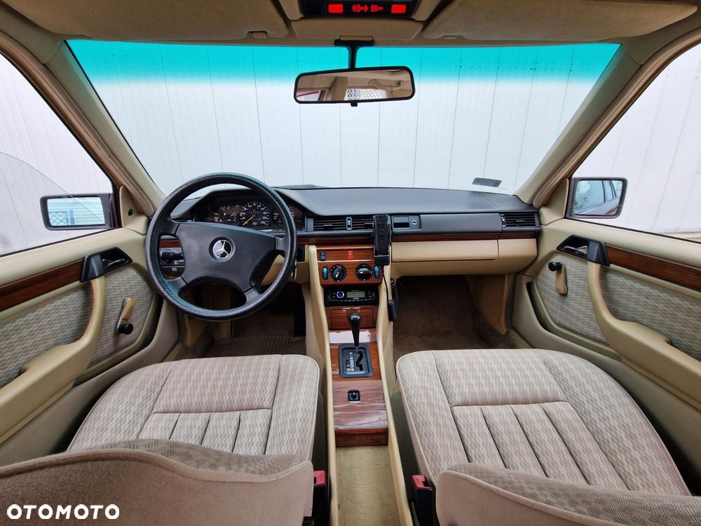 Mercedes-Benz W124 (1984-1993) - 12
