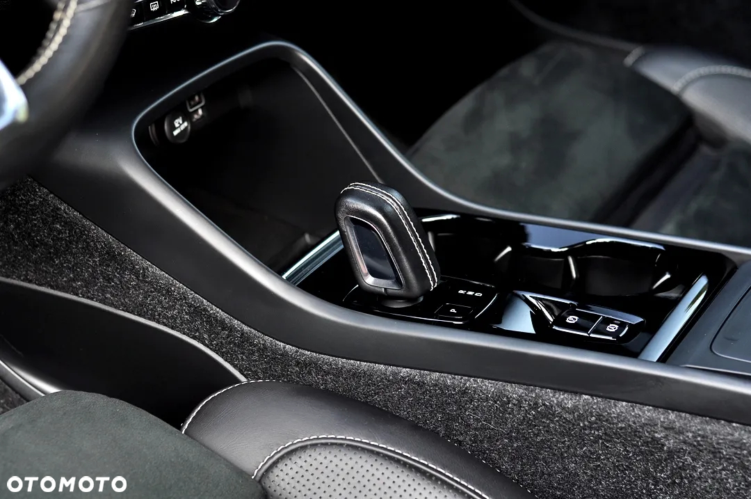 Volvo XC 40 D3 R-Design - 19