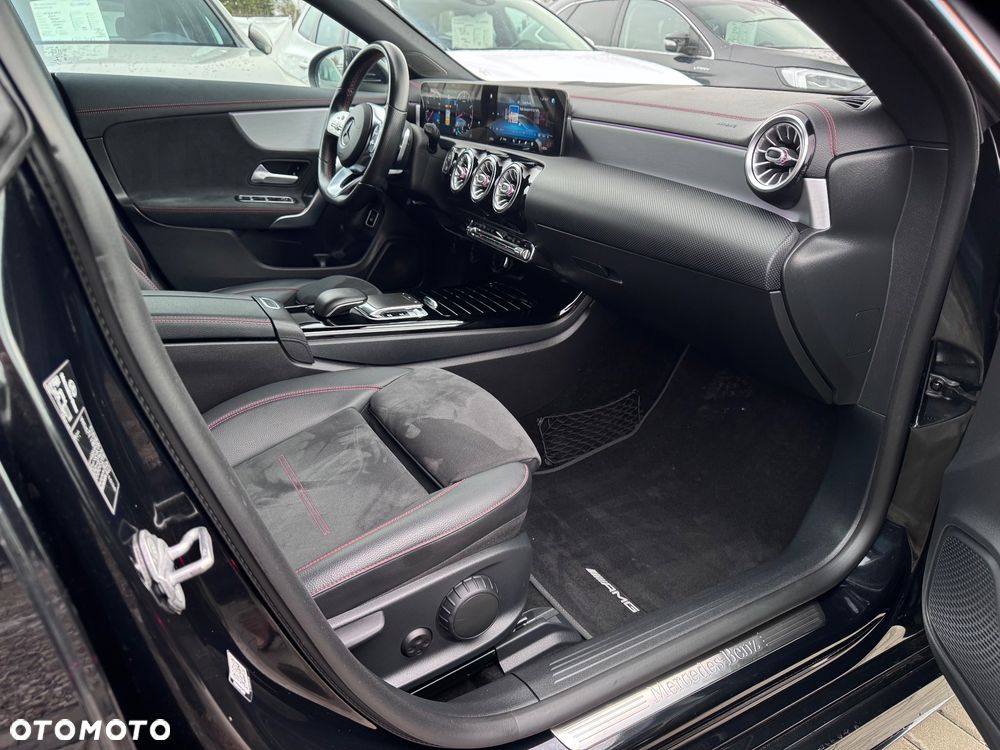 Mercedes-Benz CLA 220 AMG Line 7G-DCT - 28