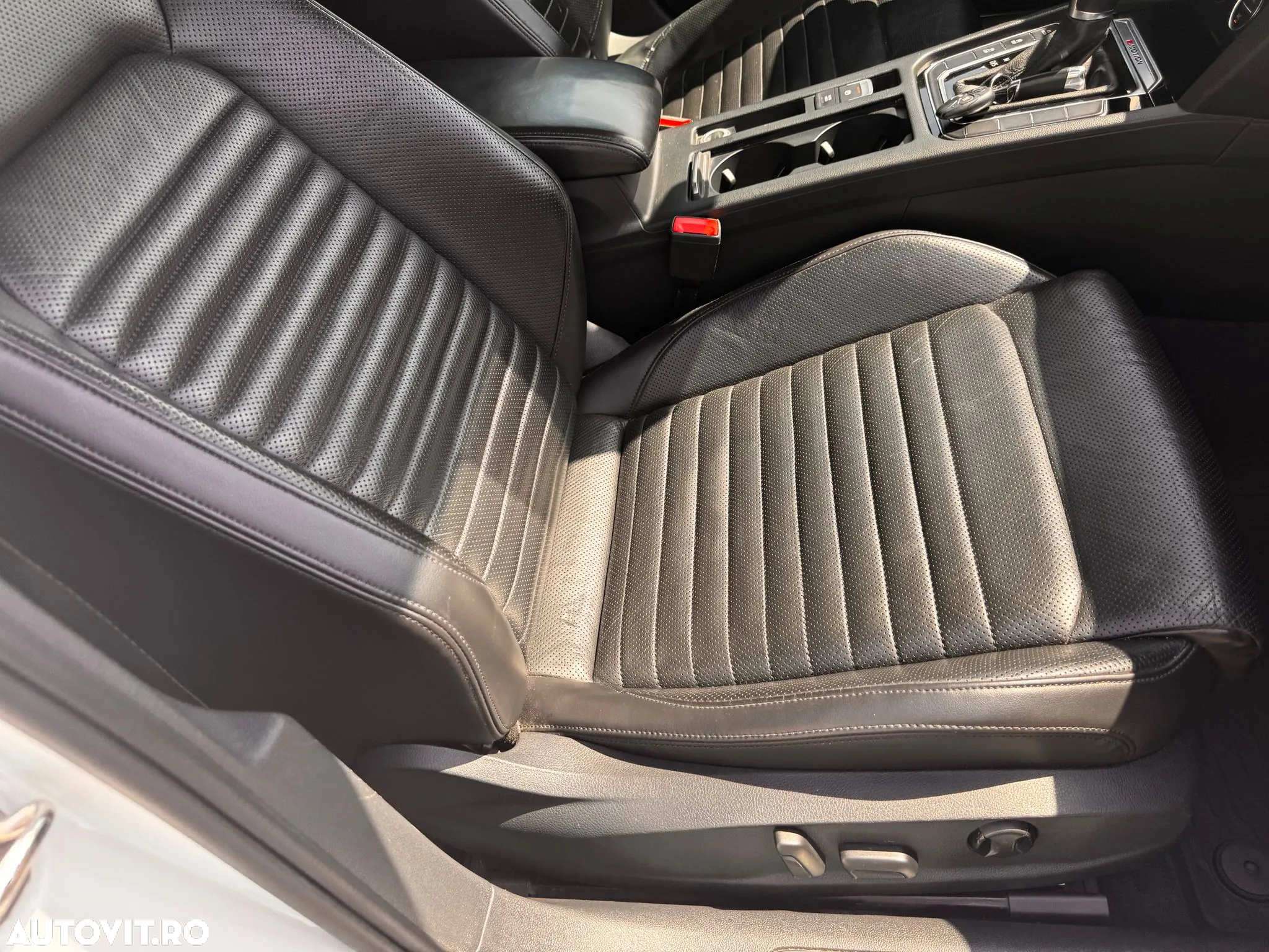 Volkswagen Passat 2.0 TDI DSG 4Mot Highline - 4
