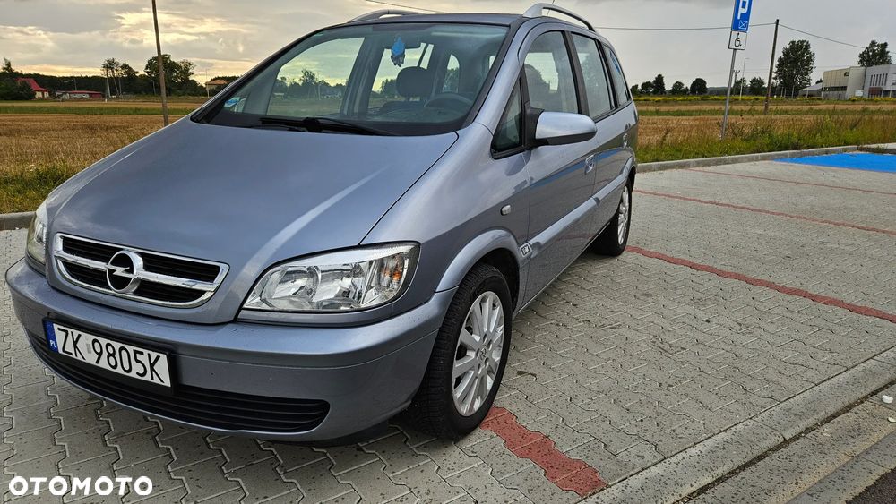 Opel Zafira 1.8 16V Comfort - 1
