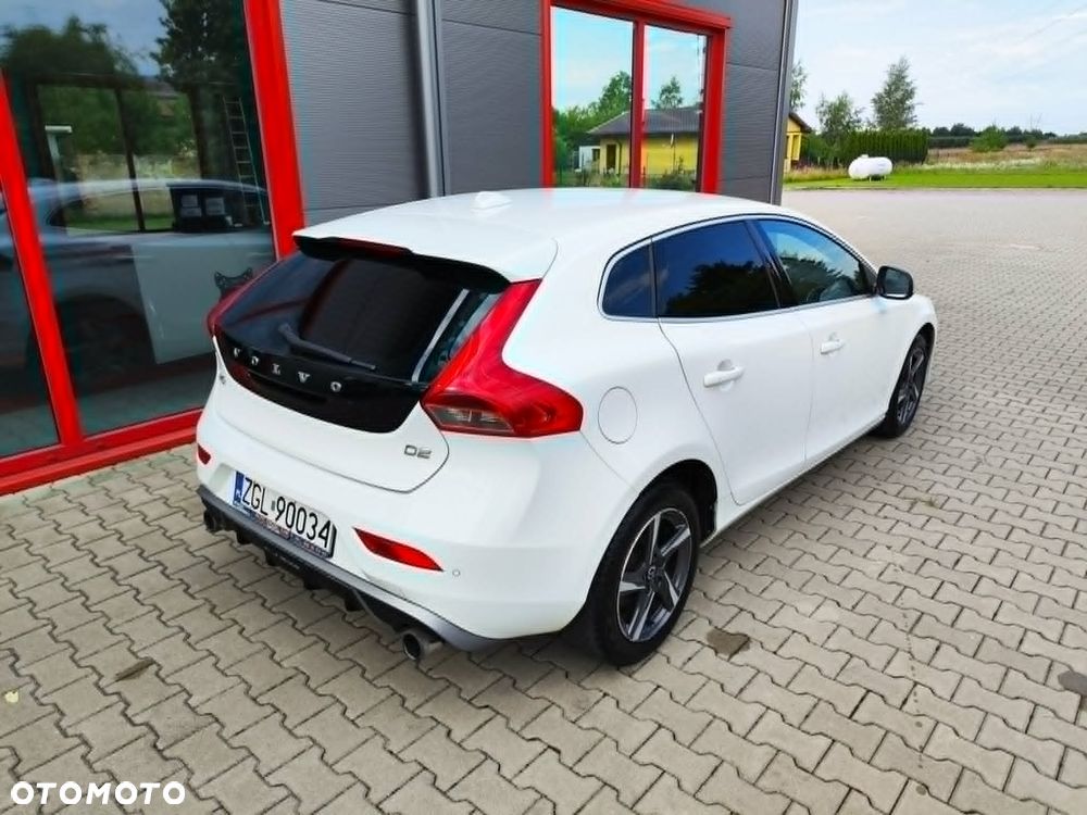 Volvo V40 D2 Drive-E R-Design Momentum - 11