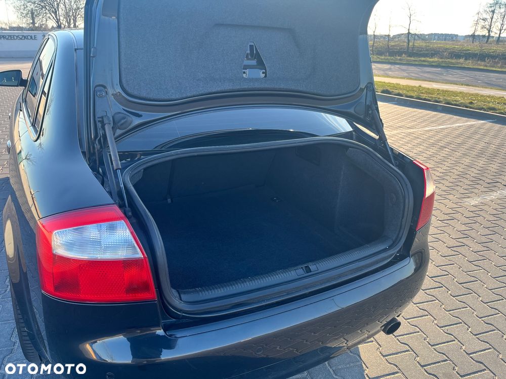 Audi A4 Limousine - 15