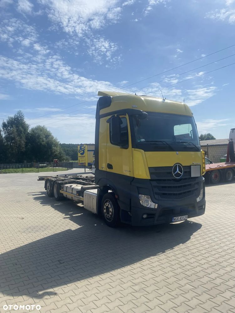 Mercedes-Benz Actros - 3