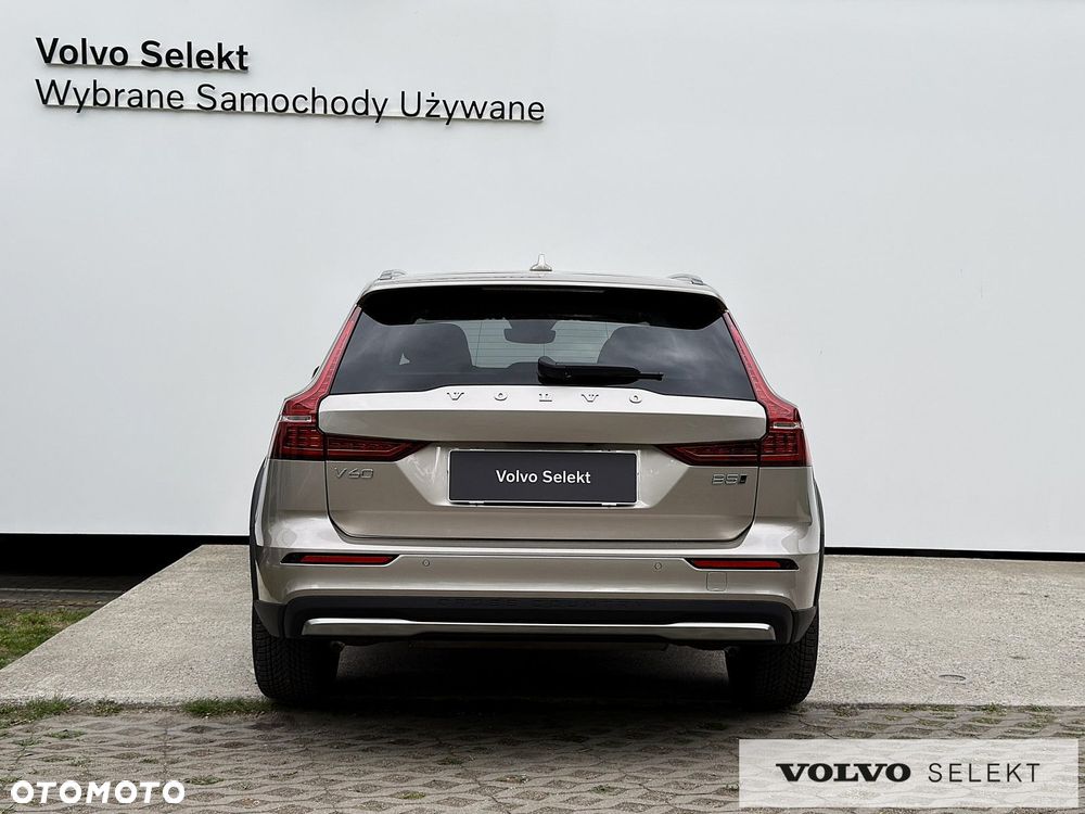 Volvo V60 Cross Country - 8