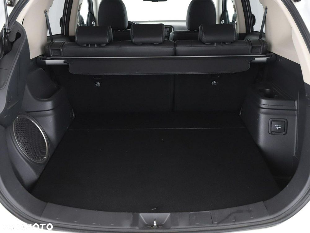 Mitsubishi Outlander Instyle NAVI - 21