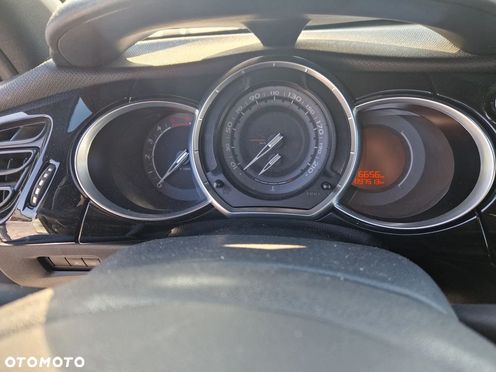 Citroën DS3 HDi 90 FAP SoChic - 22