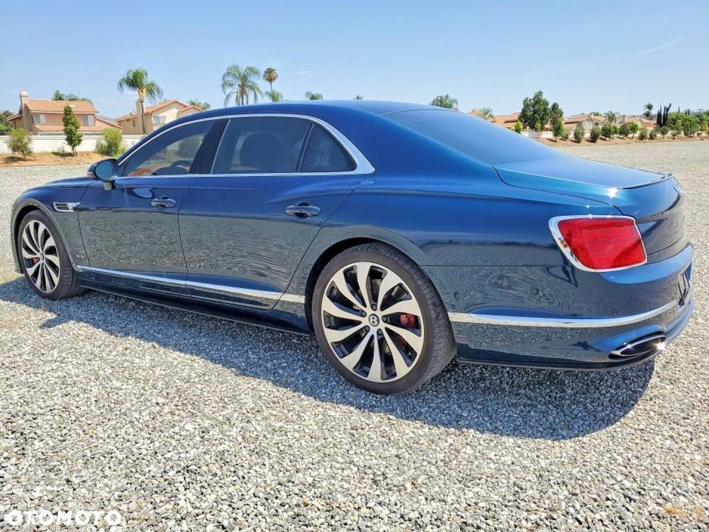 Bentley Flying Spur - 3