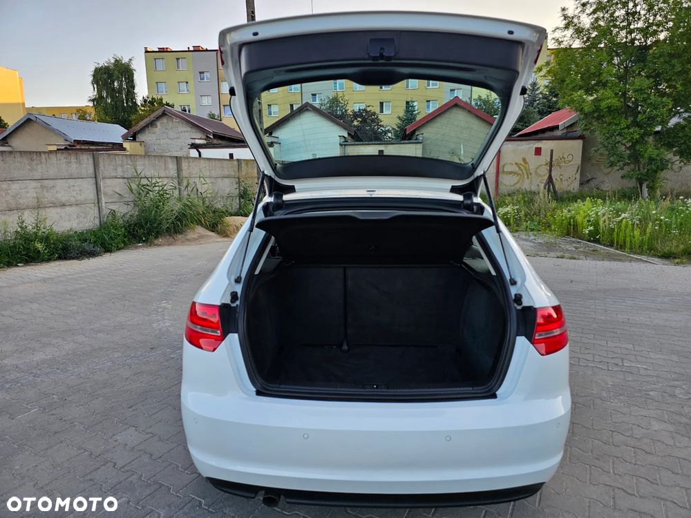 Audi A3 Sportback 1.6 TDI (clean diesel) S tronic S line Sportpaket - 17