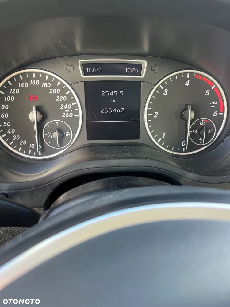 Mercedes-Benz Klasa B 180 CDI (BlueEFFICIENCY) - 8