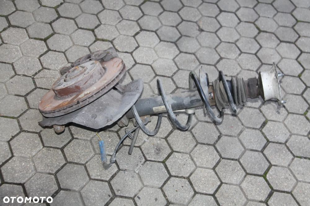 Mcperson Zwrotnica  Prawa  Przód  BMW E46 BENZYNA - 2