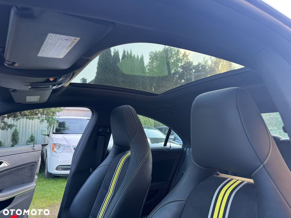 Mercedes-Benz CLA 250 7G-DCT AMG Line - 15