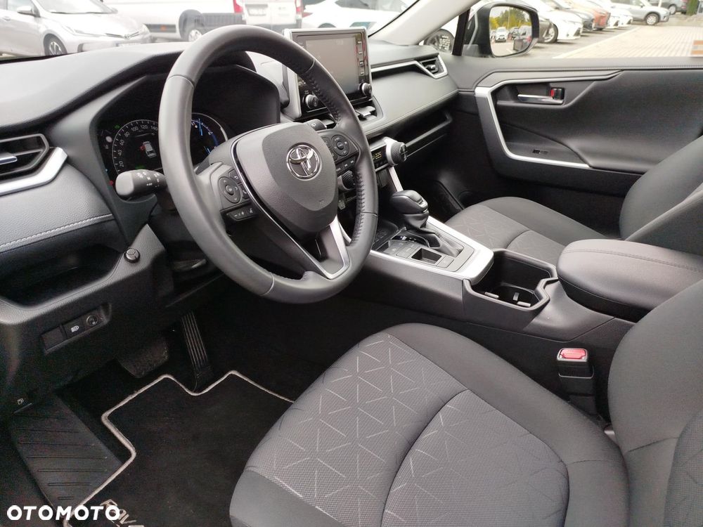 Toyota RAV4 - 10