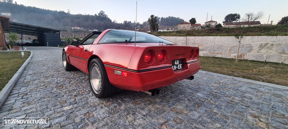 Chevrolet Corvette - 4