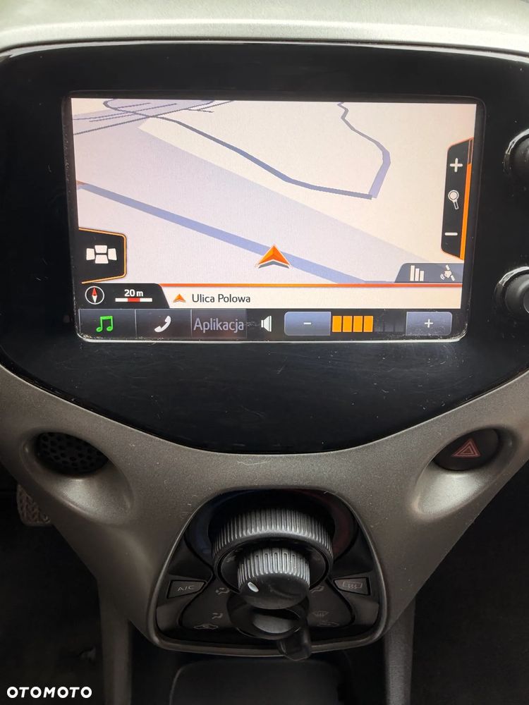 Toyota Aygo x-clusiv - 8