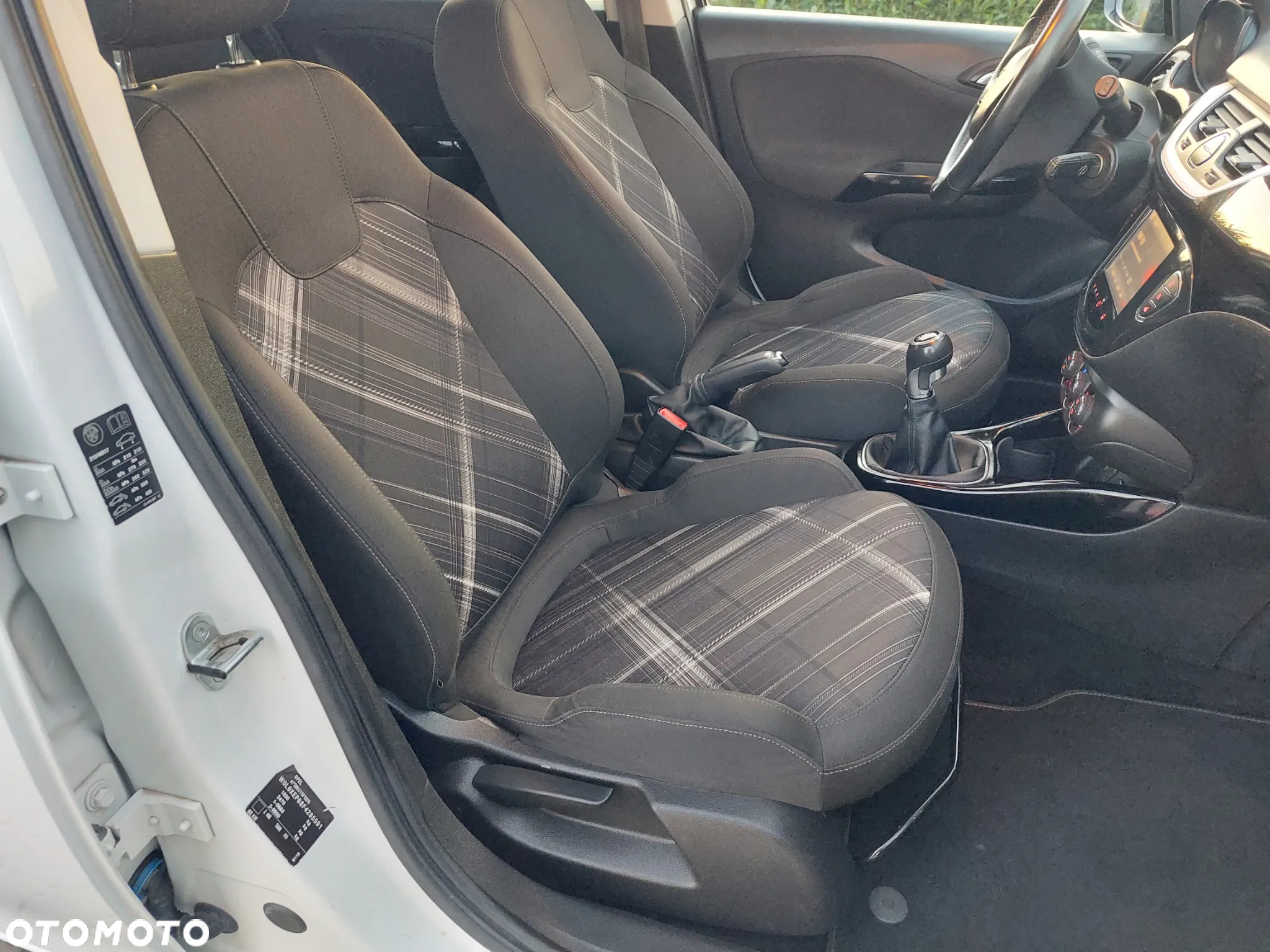 Opel Corsa 1.4 Color Edition S&S - 11