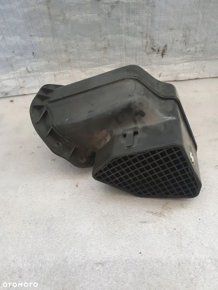 OBUDOWA FILTRA POWIETRZA AUDI Q7 4L - 2