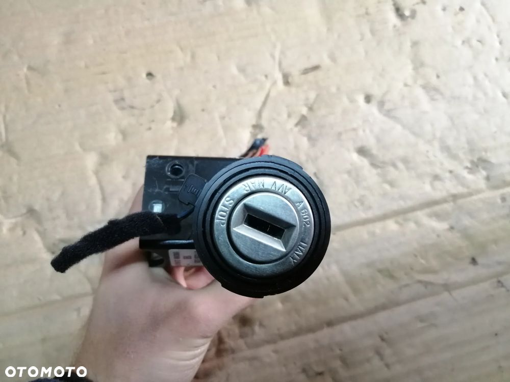 Fiat Bravo II 1.4 T.Jet zestaw startowy komputer Bosch 0261201687 stacyjka 2 klucze immo skrzynki bezpieczników i inne - 19