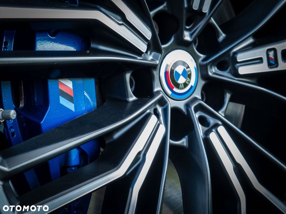 BMW Seria 5 M550i xDrive - 23