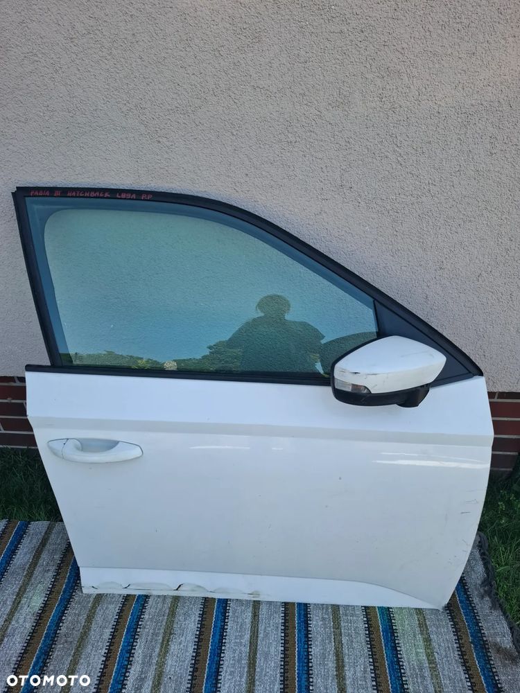 Drzwi prawe przednie Skoda Fabia III kod lakieru LF9E - 2
