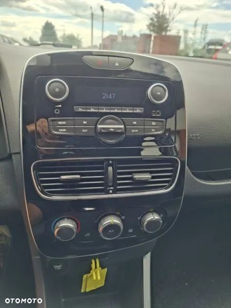 Renault Clio - 22